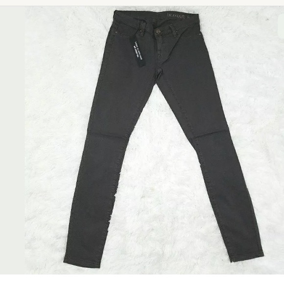 BLANK NYC WOMEN'S SPRAY ON SUPER SKINNY JEANS - Picture 2 of 6